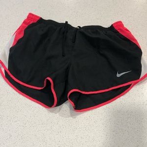 Women’s Nike shorts ! Size M , Dri- fit !